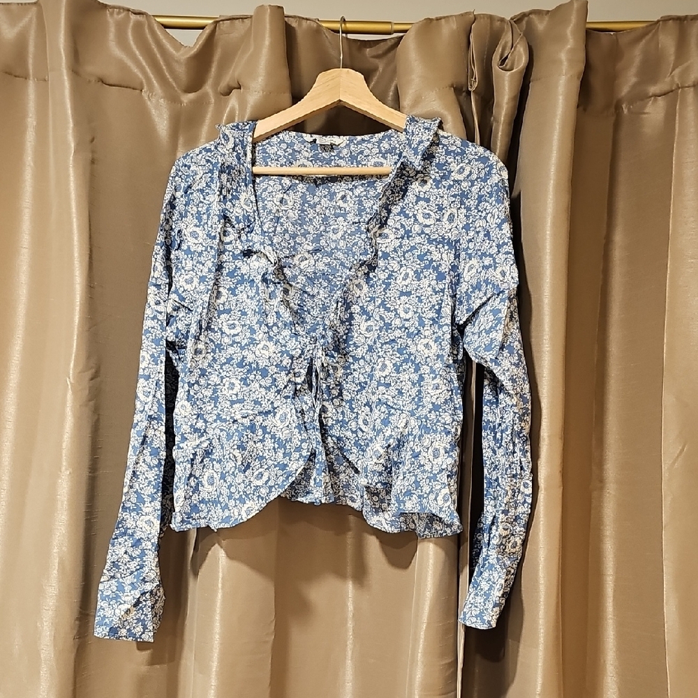 American Eagle Outfitters Blue Ruffled Tie Front Crop Blouse